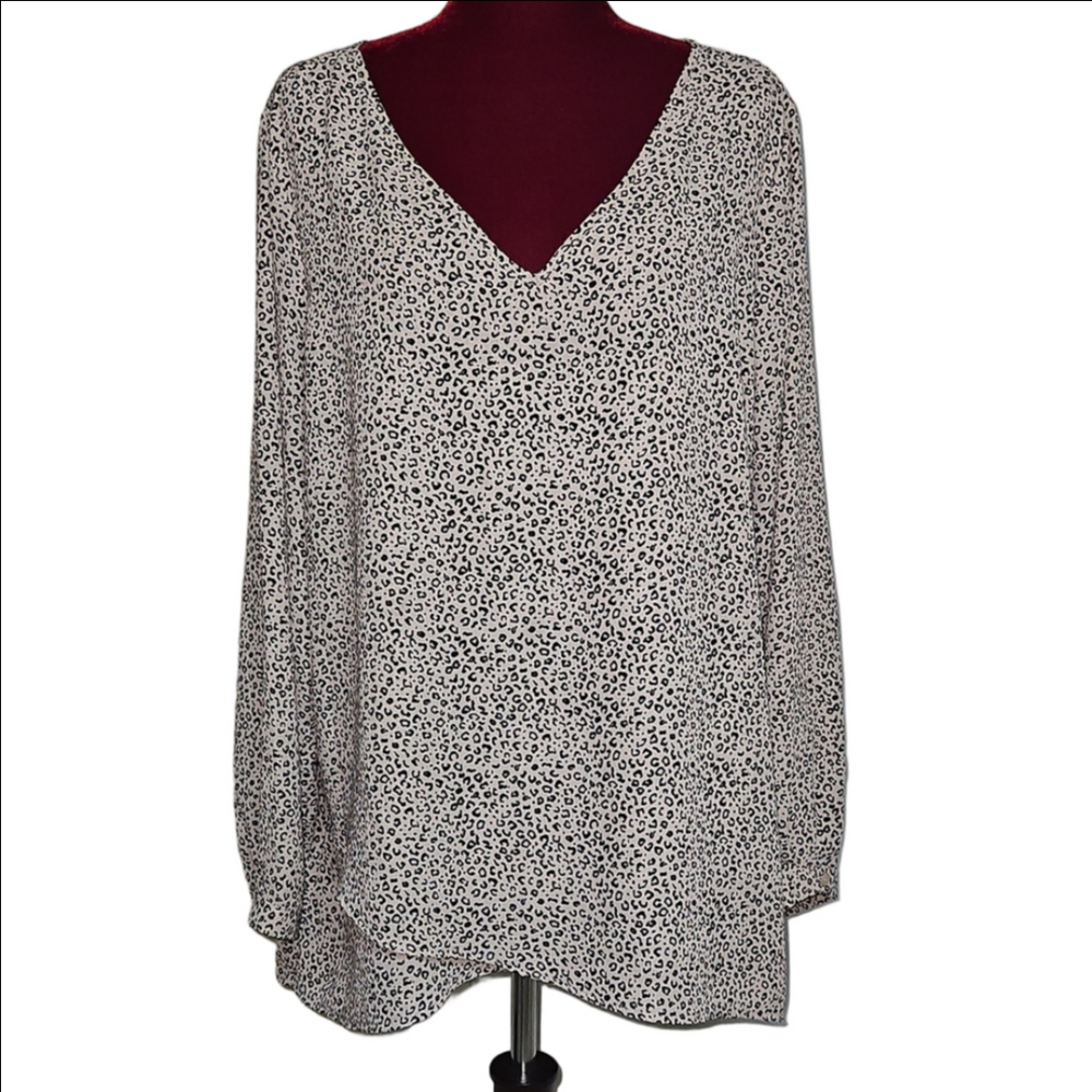 Chelsea & Theodore Leopard Print Blouse Size 2XL